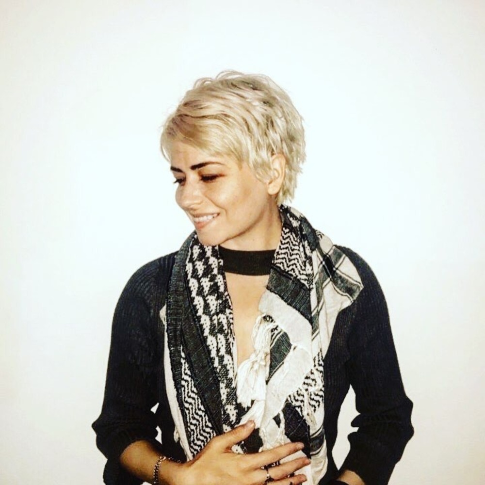 Deep V-neck crop top with almost choker strap